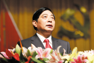 贫困生人均年收入_昆明市人均年收入(2)