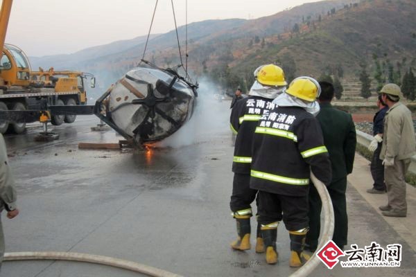 城铁军鏖战28小时 BR 成功处置225黄磷泄漏