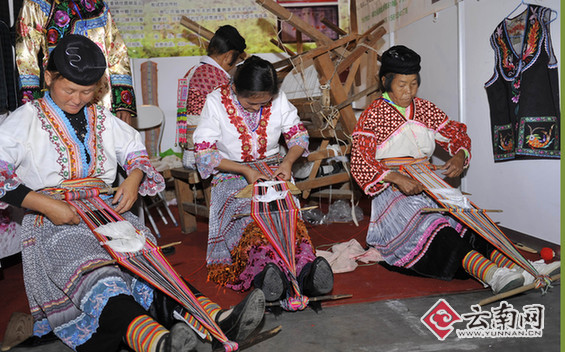 云南工艺品销售额年均递增12%