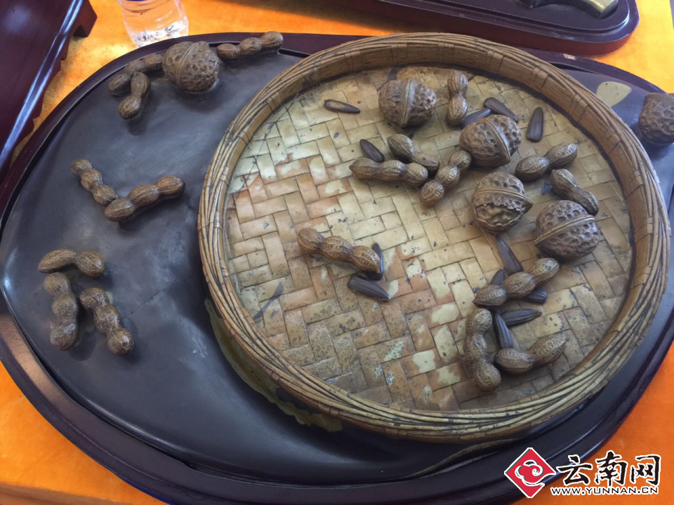 上亿珍宝“惊艳”2016中国昆明泛亚石博会首日