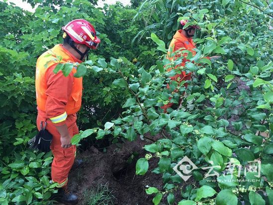  云南楚雄消防地毯式搜救 元谋泥石流失联人员仍未找到