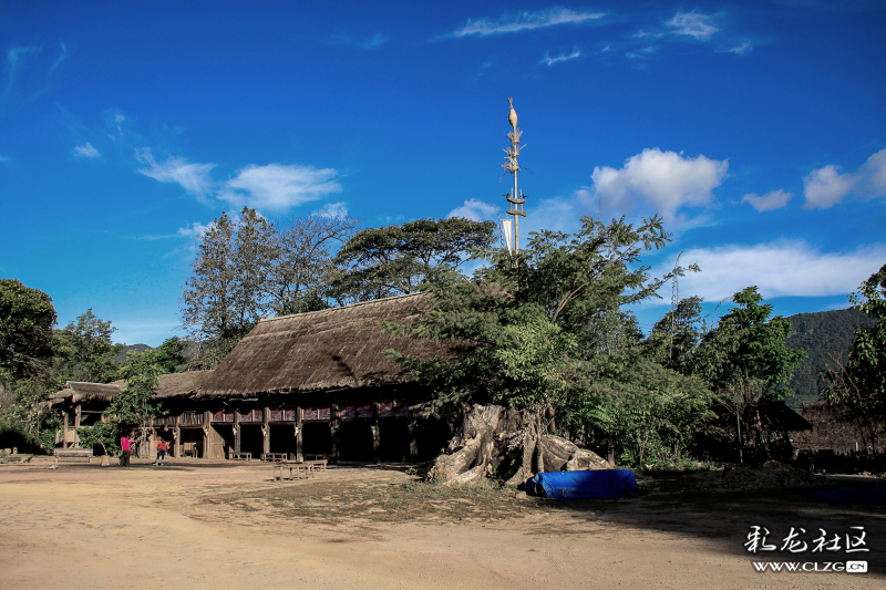 翁丁佤寨,有着近400年的建寨历史,有非常纯正的佤族民居建筑风格,有最