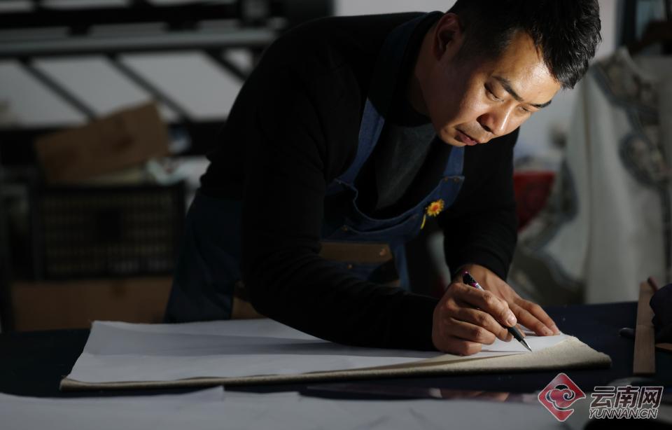 【高清组图】彝绣新生(图1)