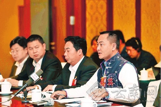 新闻    &nbsp;    &nbsp;    &nbsp; 在第一组,夜礼斌,孔垂柱,张桂柏