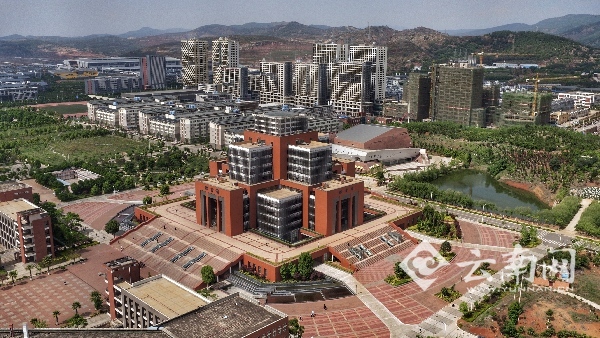 网媒云南高校行冬日暖阳我在昆明理工大学图书馆等你