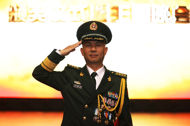 云南省公安边防总队水上支队副师职政治委员,党委书记,武警大校警衔