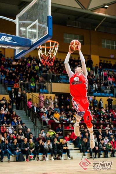 赛前,还邀请到了国内知名扣篮名将矣进宏和林景元,到场为两千多名现场