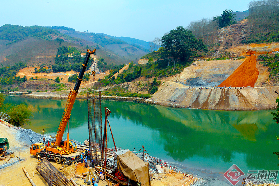 墨临高速澜沧江大桥预计六月合龙(图集)