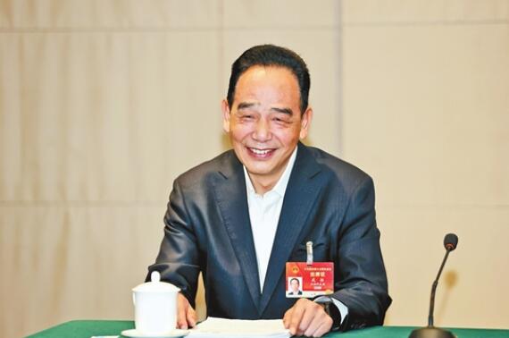 武怡代表——推进国家层面立法 规范自贸区发展建设