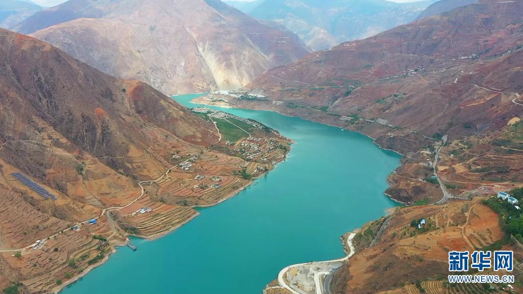 金沙江賓川段水天澹澹江水碧