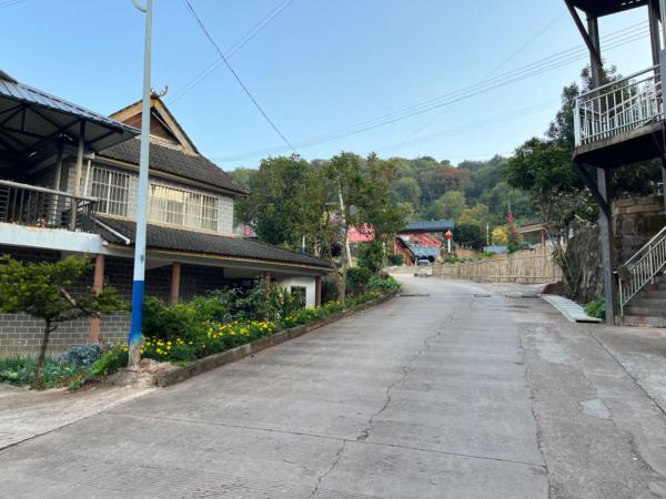 普洱思茅:人居环境"细梳妆" 绿美村庄"入画来"