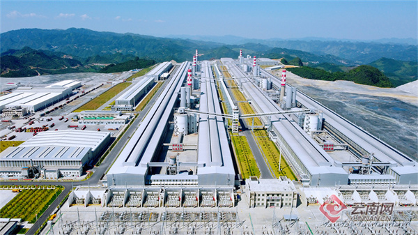 "中国绿色铝谷"这顶皇冠上最亮的一颗明珠目前,全州"绿色铝"产能达343