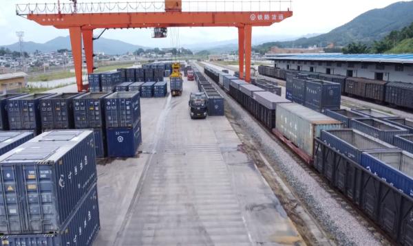 中老铁路宁洱火车站货运吞吐量突破300万吨