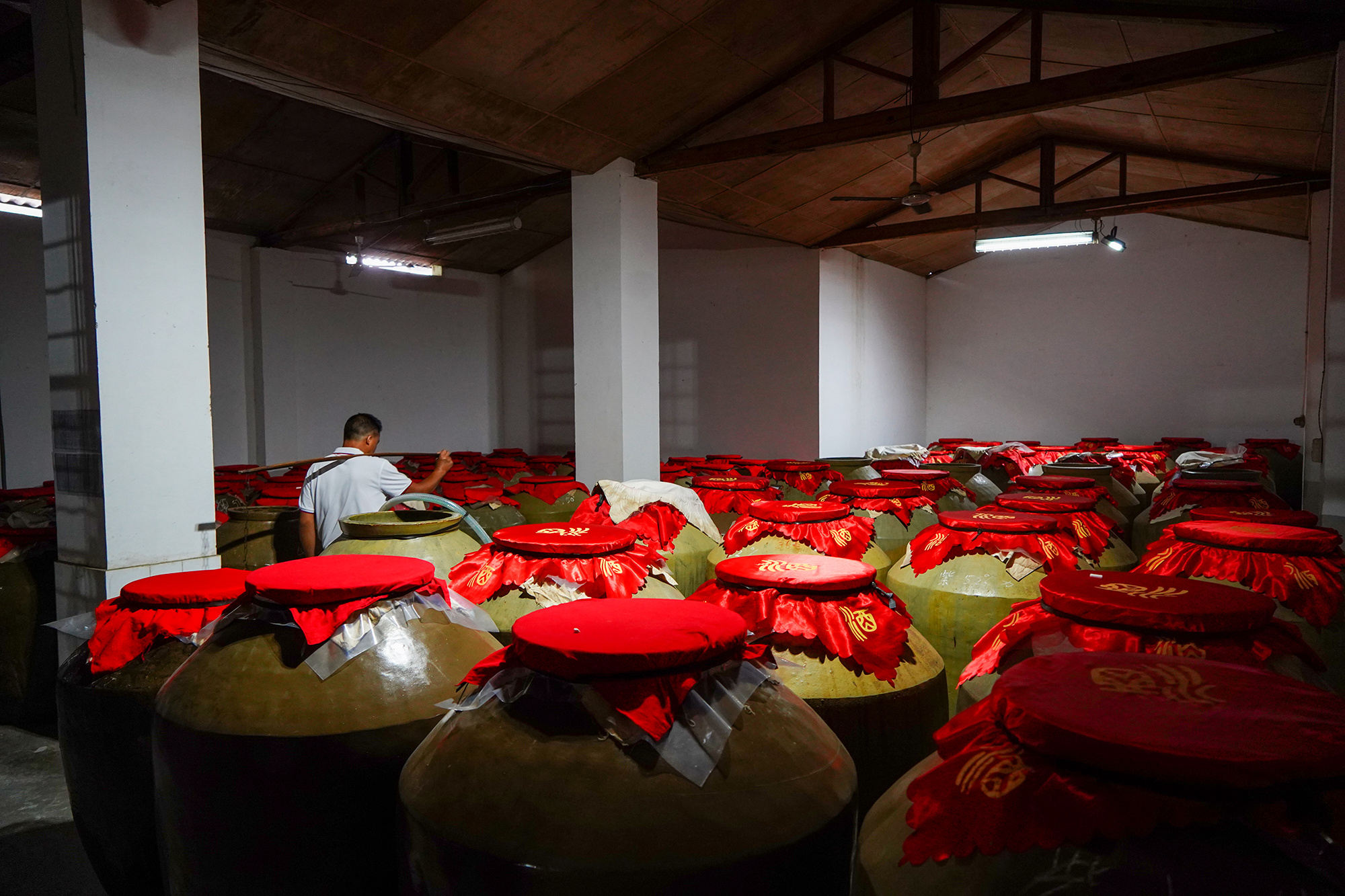 "土特产"成长记|梁河帮钙酒:葫芦里卖的不是药,是美酒呀!