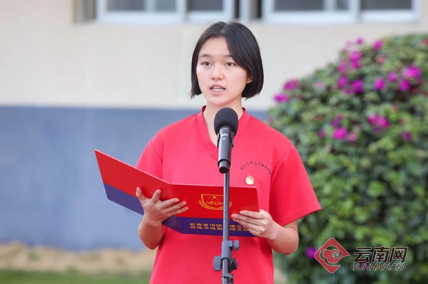 张桂梅老师携华坪女高师生走进云南消防