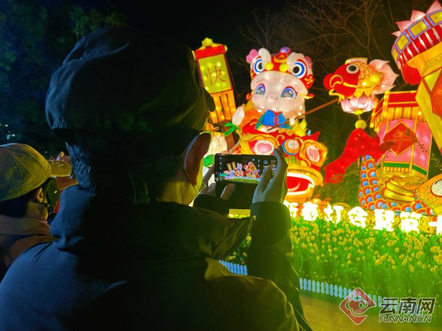 【高清组图】昆明翠湖公园元宵夜：花灯璀璨共庆团圆_云南网
