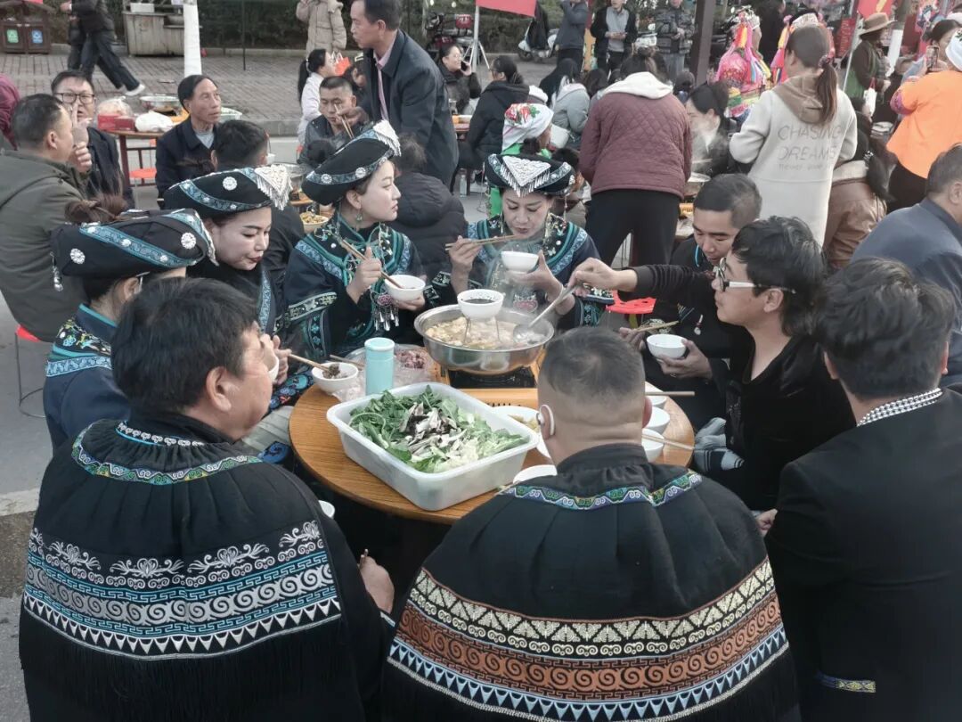 民族团结聚句町 长街篝火庆彝年 广南首届彝族年文化交流活动热闹开启_文娱_云南频道_云南网